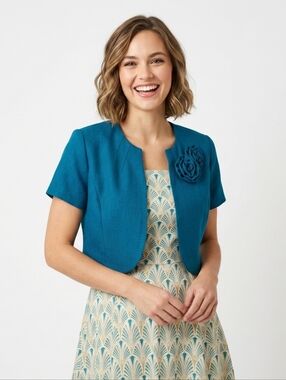 NWT Studio I Cropped Jacket